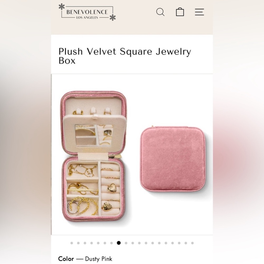 Benevolence LA Plush Velvet Square Jewelry Box